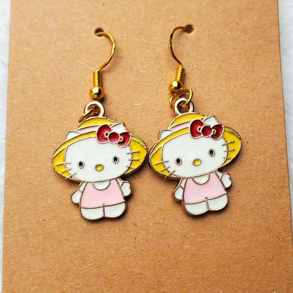 🌟5/$25 Beautiful Hello Kitty Charm Earrings - Picture 2 of 3